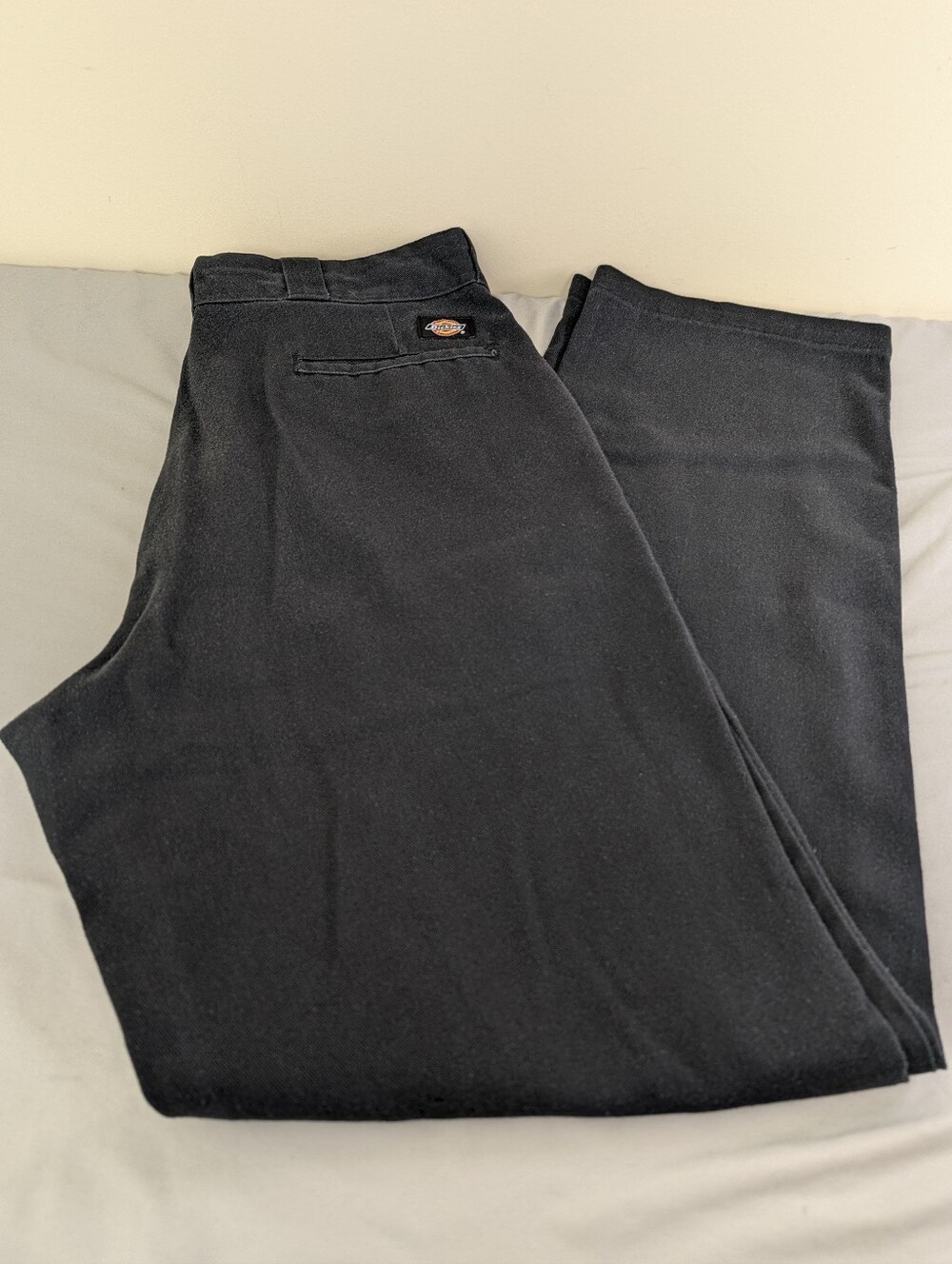 B37 Dickies Men’s Black Chino Pants